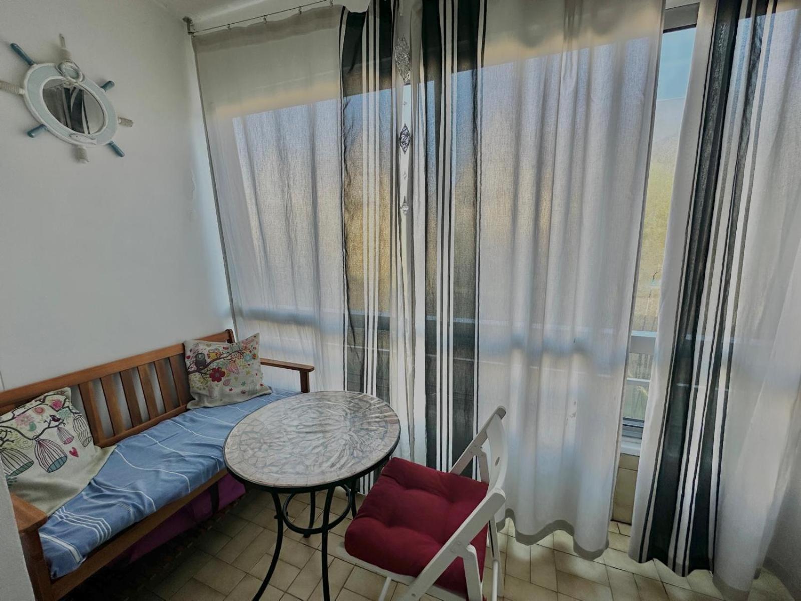 Avec Loggia - Proche Centre Et Appartement *